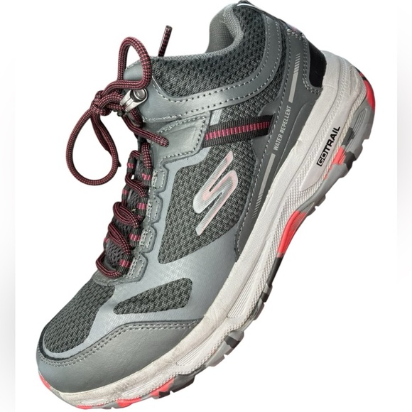 SOLD ❤️ Go Trail Water Repellent Gray and Red Trail Hiking Sneakers, Mens 7.5 - Picture 1 of 10